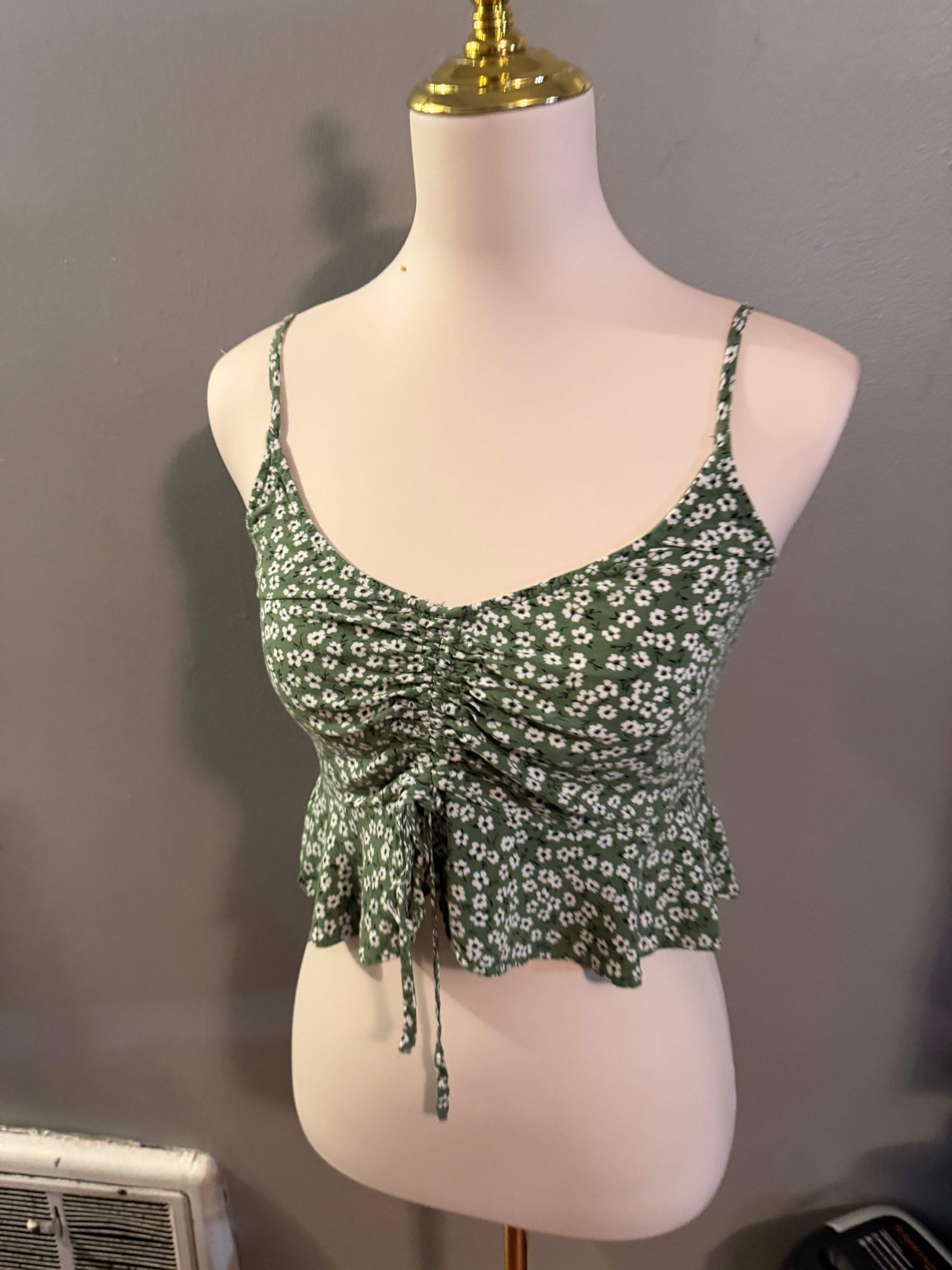 Small green crop top (second hand)